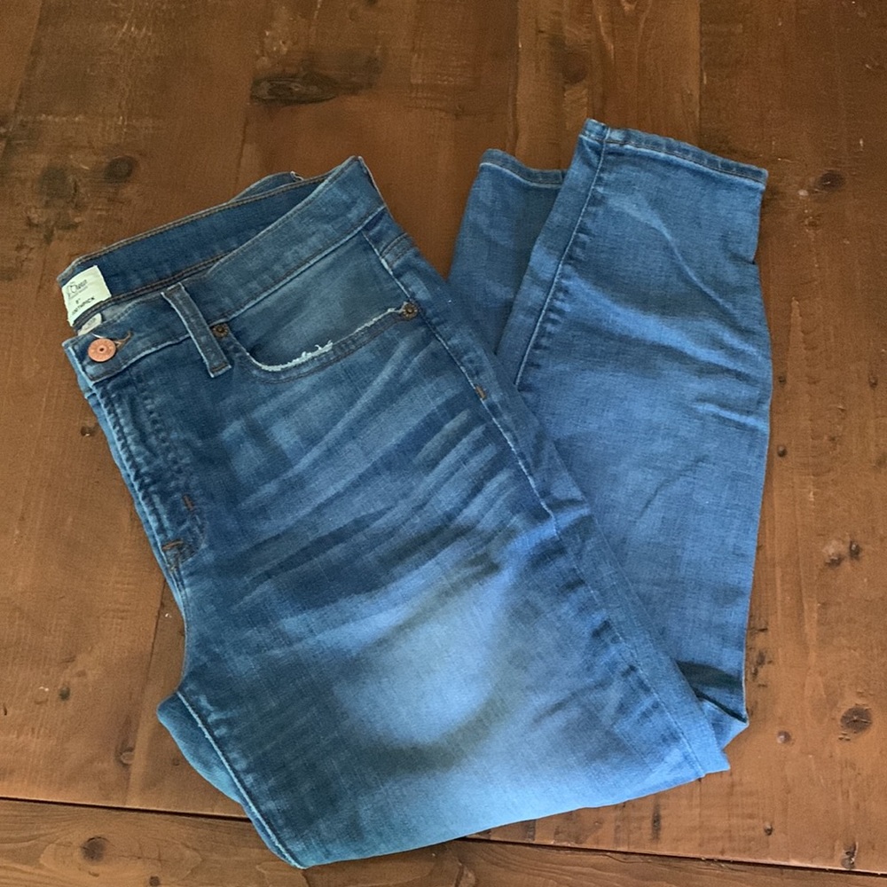 EUC J Crew women’s 8” toothpick distressed jean (30P)